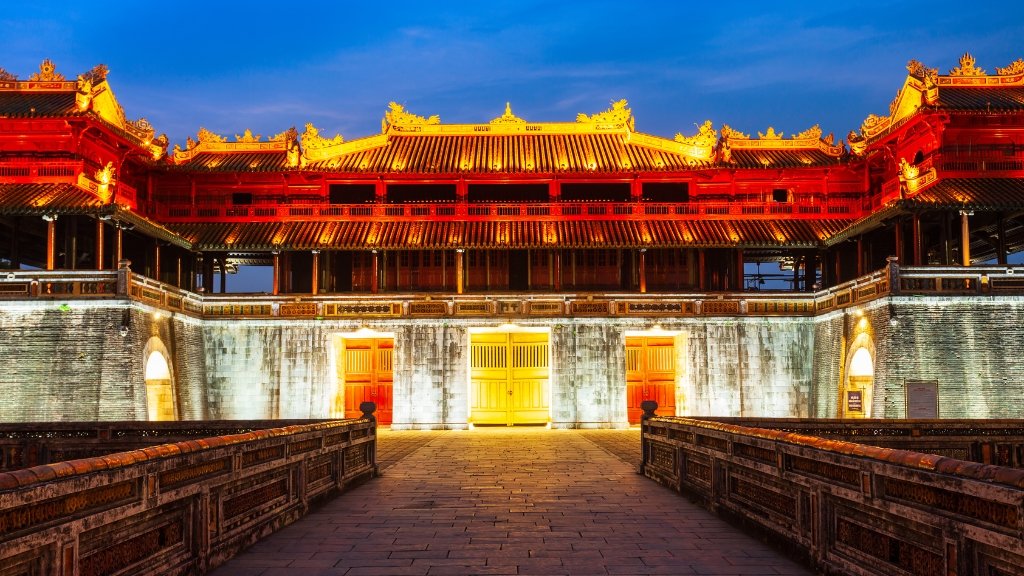 Best time to enjoy Hue nightlife