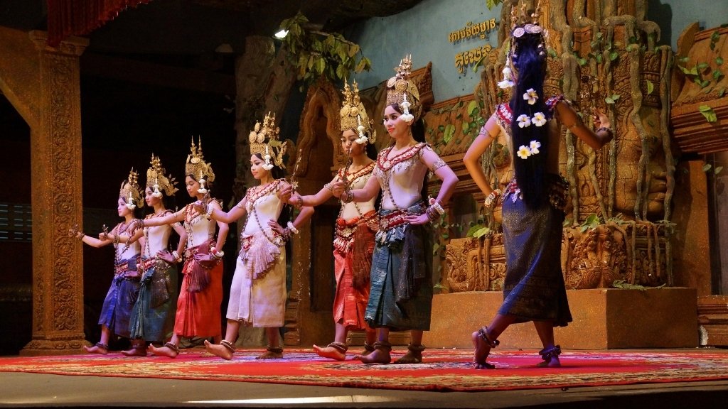 Feel the soul of Rom Vong dances Feel the soul of Rom Vong dances