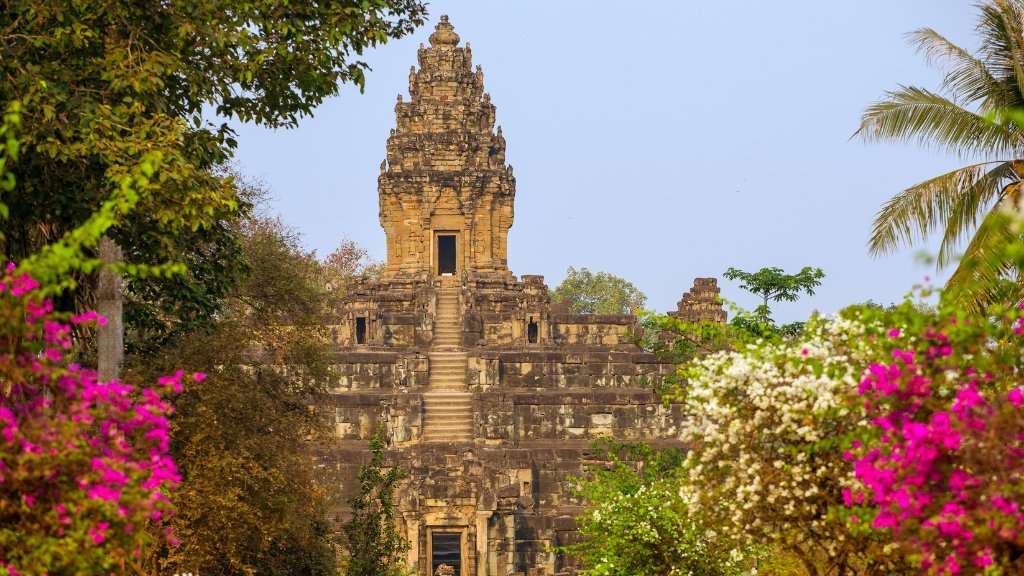 Weather in Cambodia Bakong temple, Siem Reap