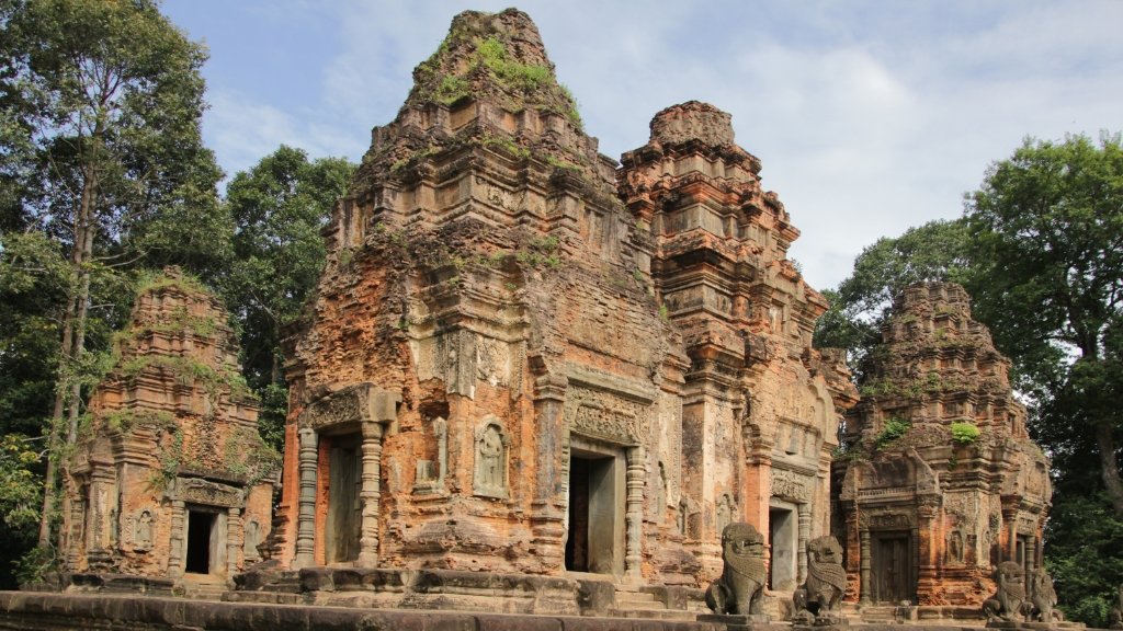 The Rolous Group – Ancient Khmer temples showcasing early Angkorian architecture.