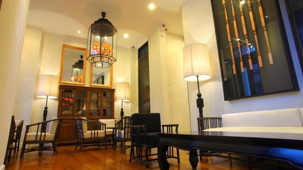 99 The Gallery Hotel