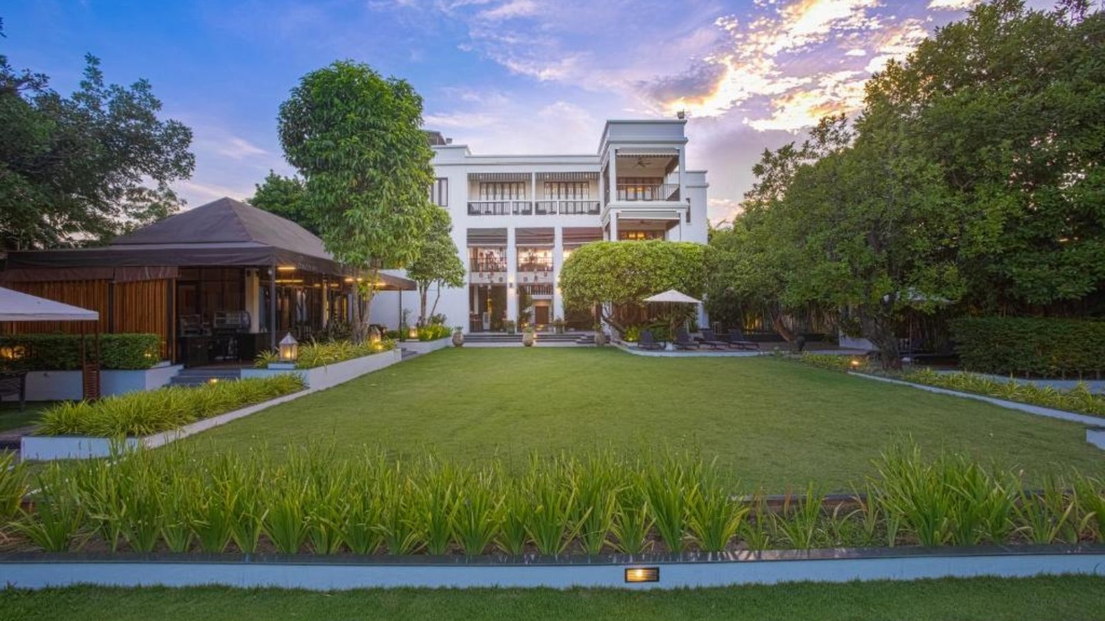 Aruntara Riverside Boutique Hotel