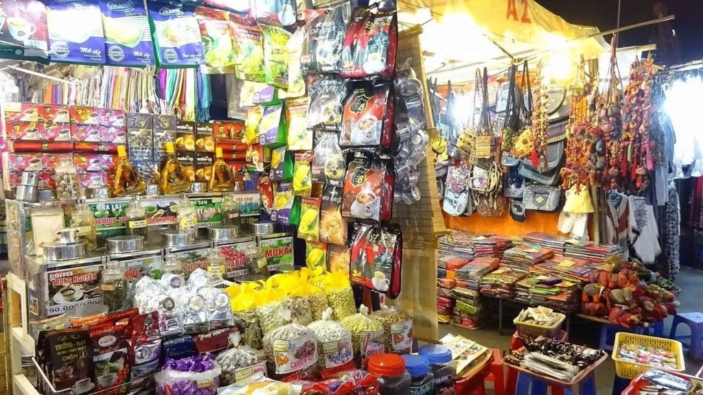 Ben Thanh night market