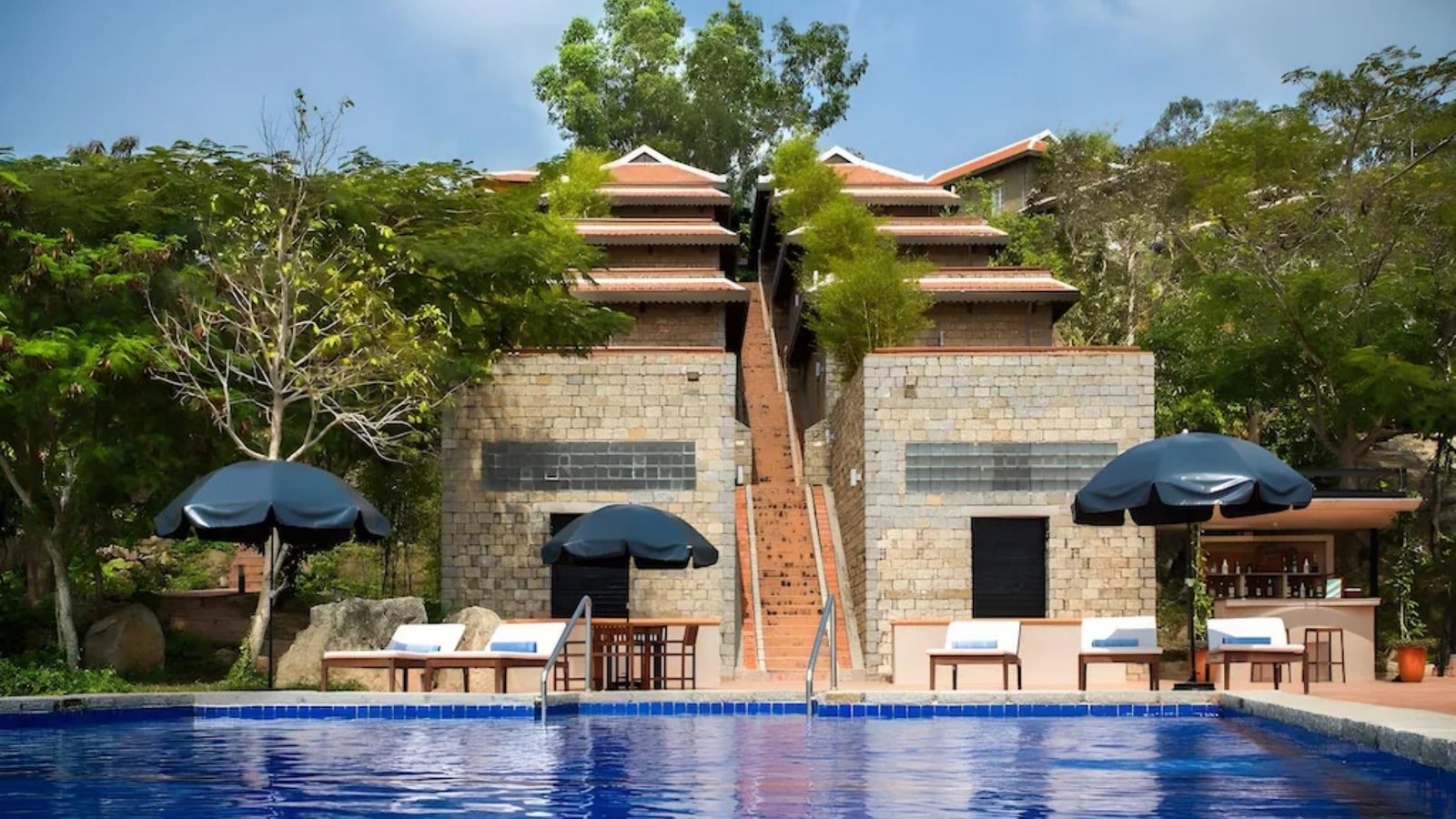 Victoria Nui Sam lodge