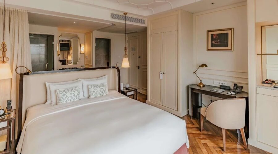 Hotel des Arts Saigon MGallery Collection