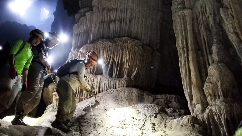 Caving in Phong Nha - Ke Bang