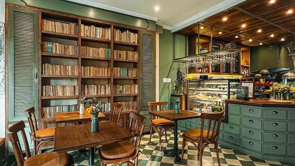 Le Comptoir Bistro & Books