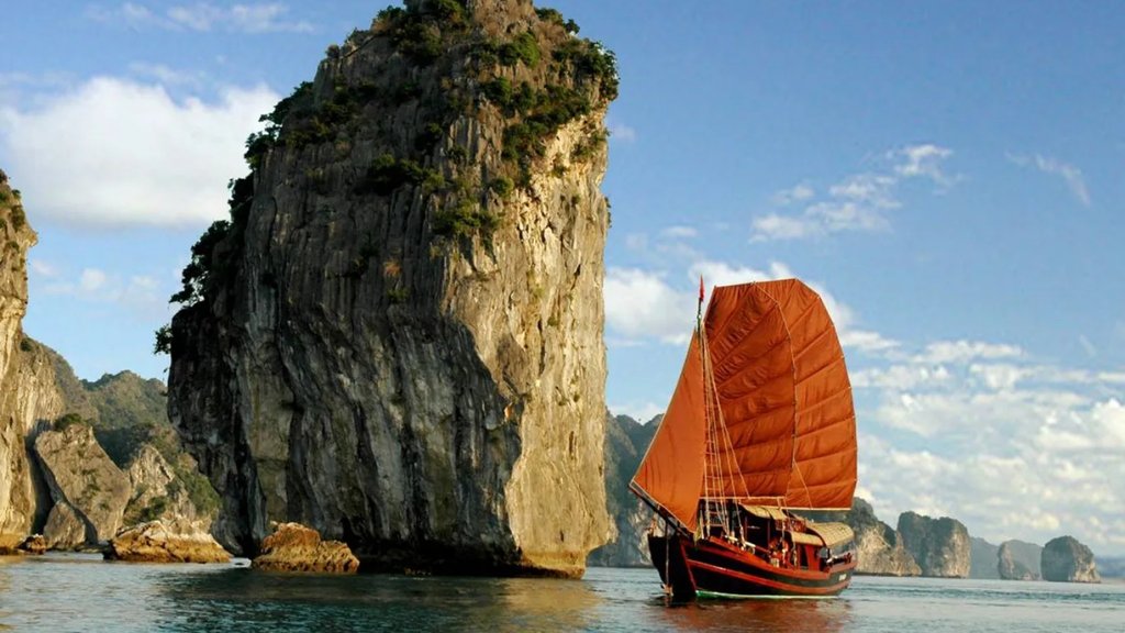 Jonque L’Amour – Croisière romantique dans la baie d’Halong